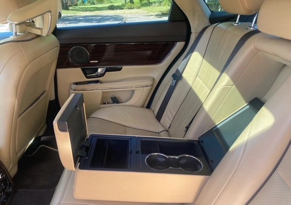 Jaguar XJ cena 48000 przebieg: 231000, rok produkcji 2010 z Radom małe 154